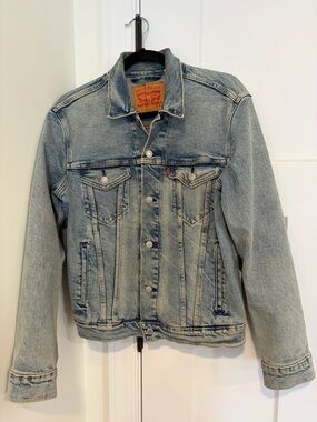 Levi's Light Wash Blue Denim Jacket